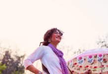 Celebrate Holi with ‘The colours of White’ by Fabindia