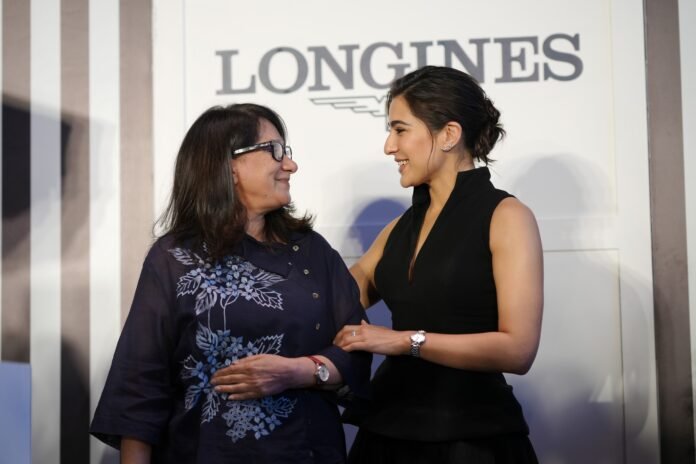 Ms.Achla Chawla (Brand Manager, Longines India) & Sara Ali Khan (Longines Friend of the Brand) at the Launch of third boutique in Bengaluru at Phoenix Market City (1)